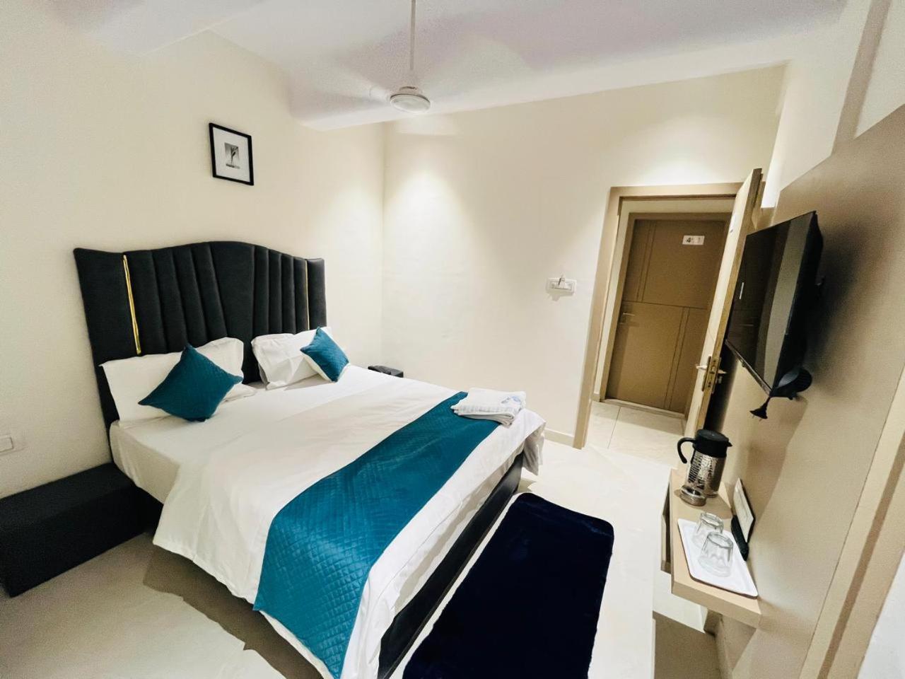Hotel Royal Sky Morbi Exterior photo