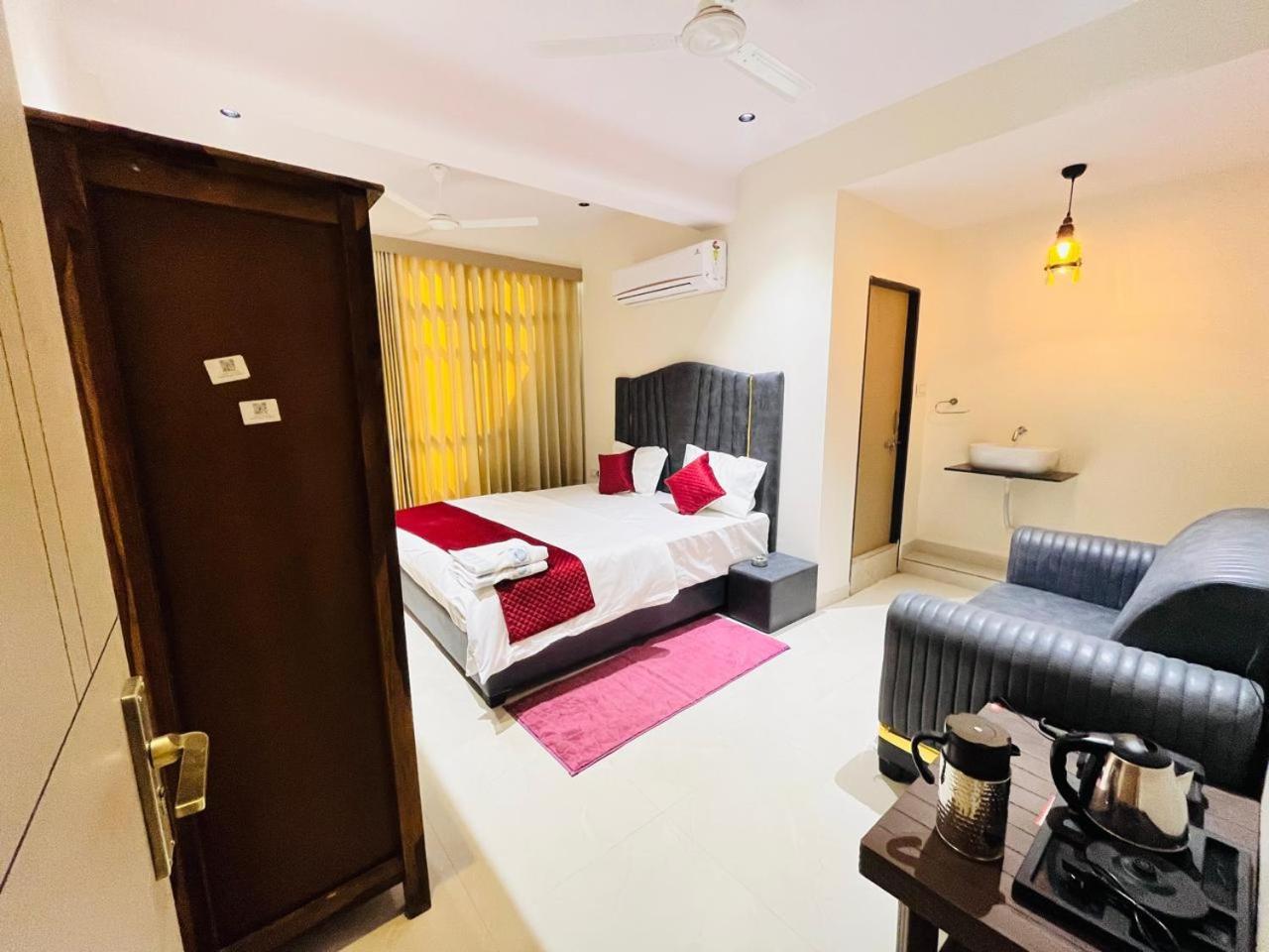 Hotel Royal Sky Morbi Exterior photo