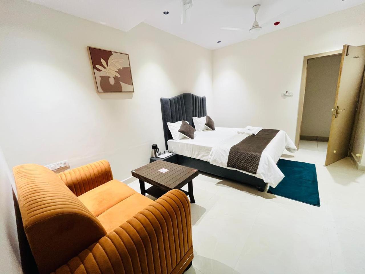 Hotel Royal Sky Morbi Exterior photo